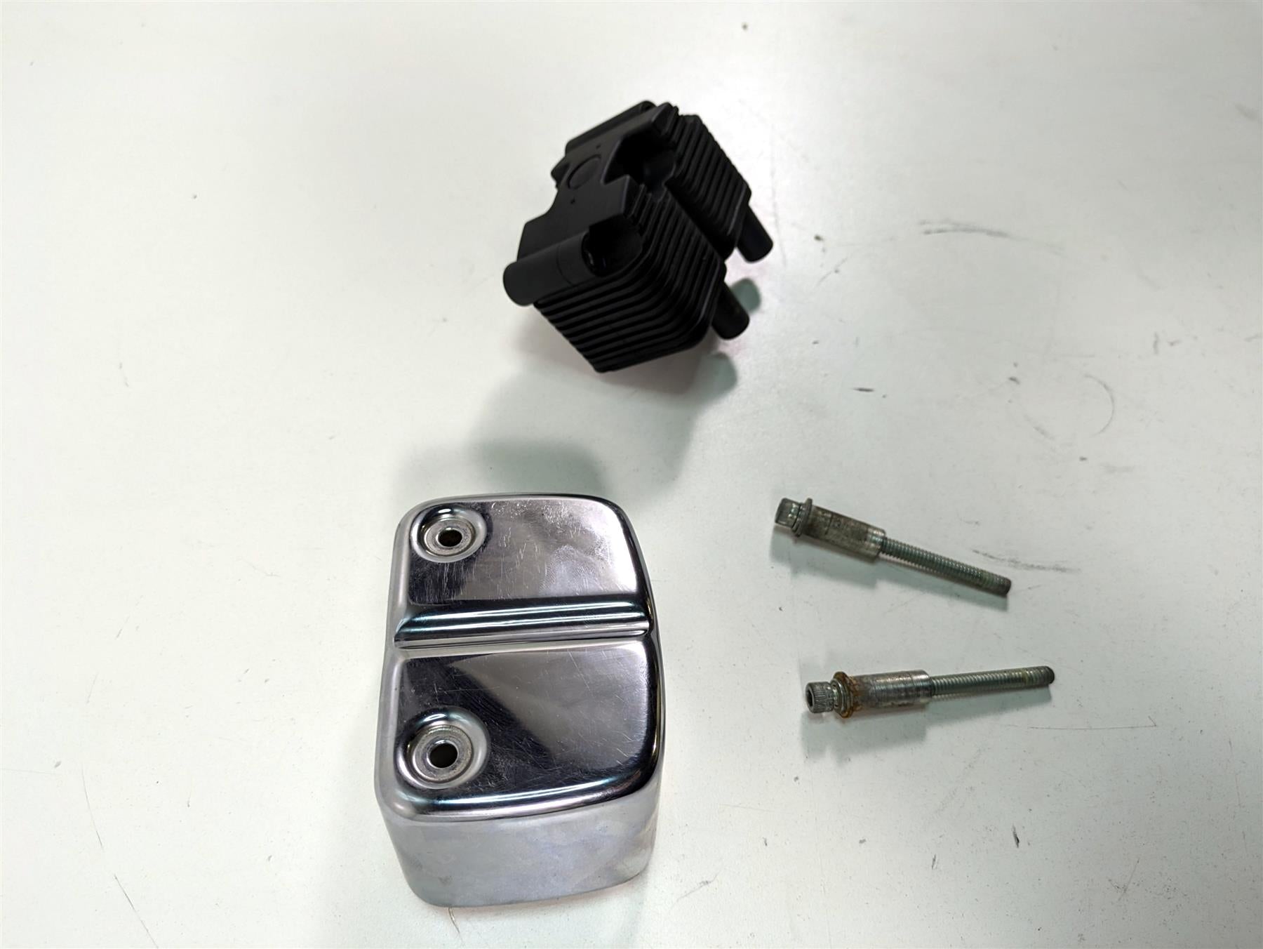 2000 Harley Dyna FXDL Low Rider Denso Ignition Coil & Chrome Cover 31655-99 {{ shop.shopifyCountryName }} - Mototech271