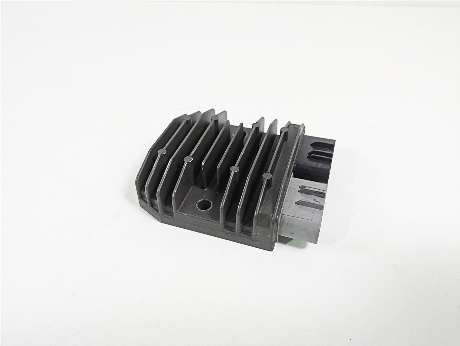 2014 Yamaha YZFR1 R1 RN22 Rectifier Voltage Regulator 1D7-81960-01-00 FH012AA {{ shop.shopifyCountryName }} - Mototech271