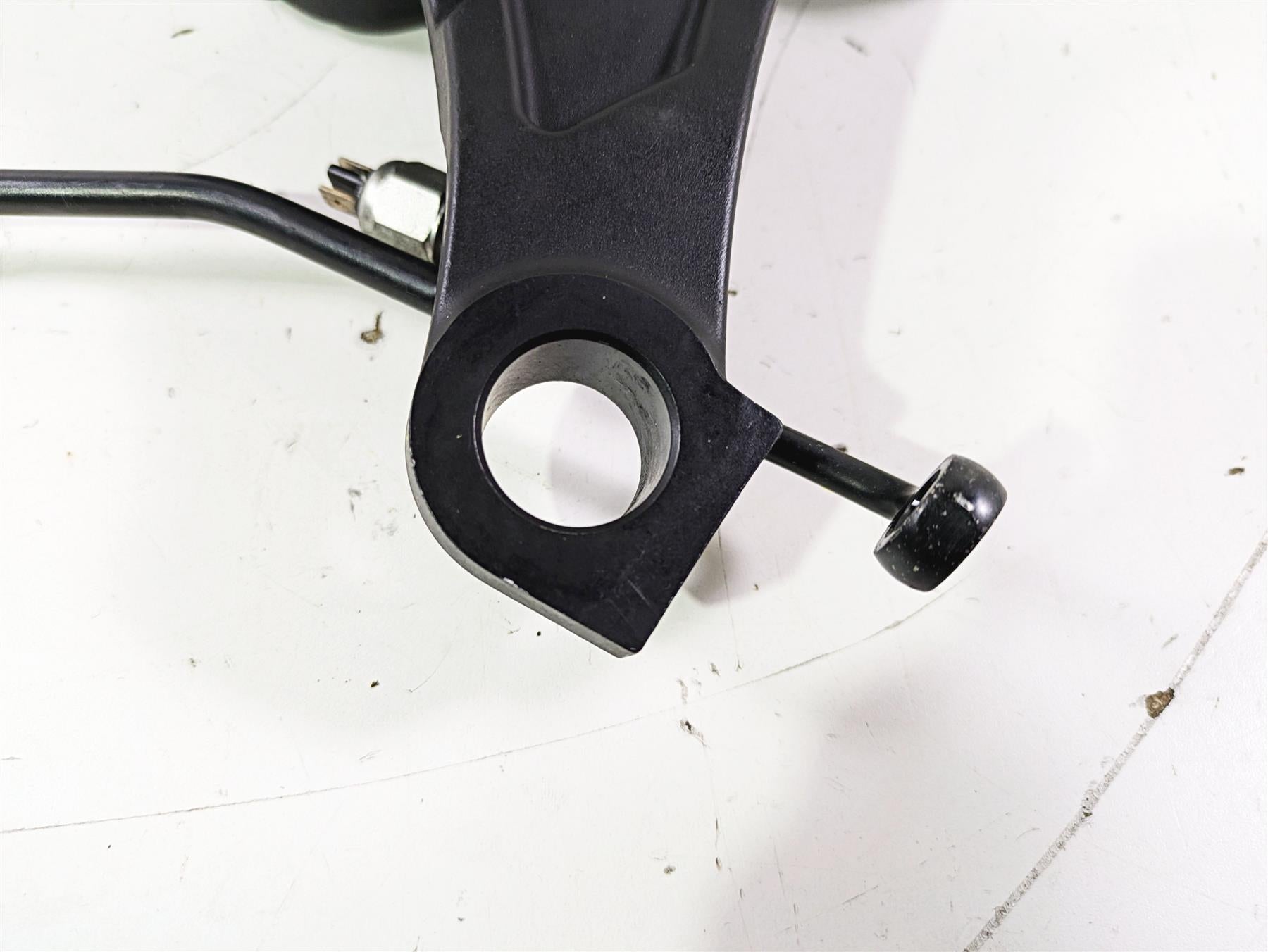 2016 Harley Touring FLTRX Road Glide Rear Brake Caliper & Bracket 44080-08C {{ shop.shopifyCountryName }} - Mototech271