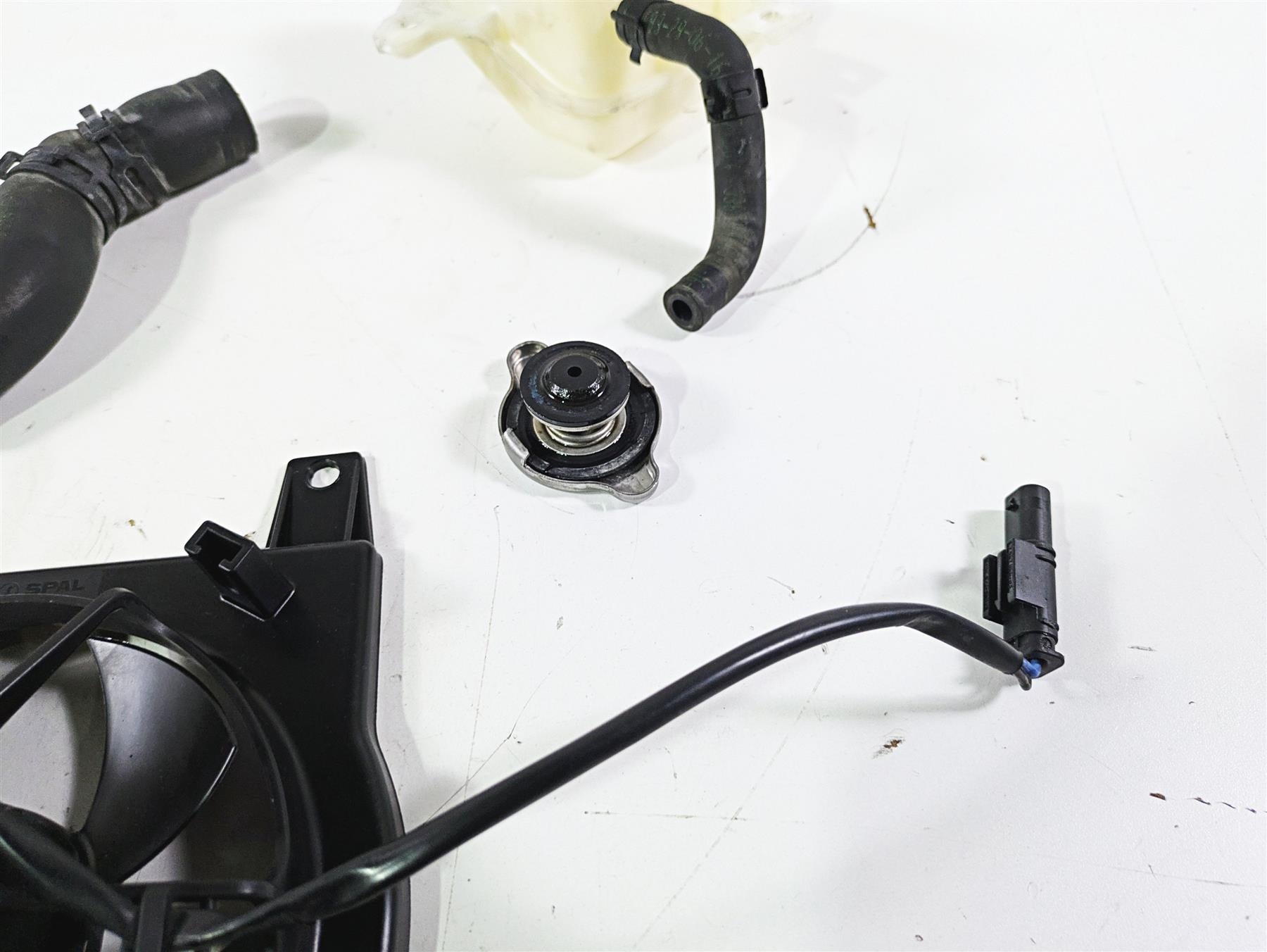 2017 BMW F800GS Adv K75 Radiator Fan Reservoir Hoses Set 17118530393 {{ shop.shopifyCountryName }} - Mototech271