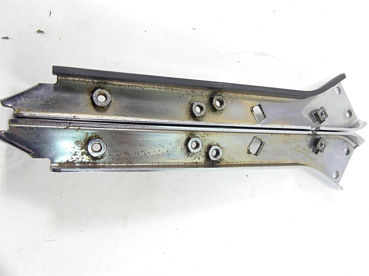 2004 Harley Touring FLHTCUI Electra Glide Saddlebag Guard Set 90718-79C {{ shop.shopifyCountryName }} - Mototech271