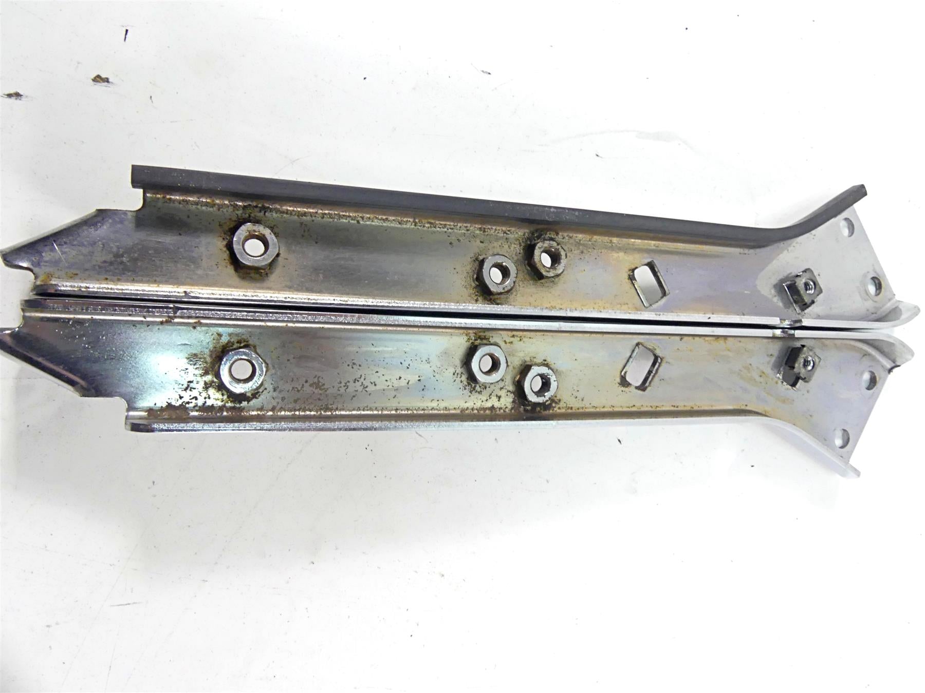 2004 Harley Touring FLHTCUI Electra Glide Saddlebag Guard Set 90718-79C {{ shop.shopifyCountryName }} - Mototech271