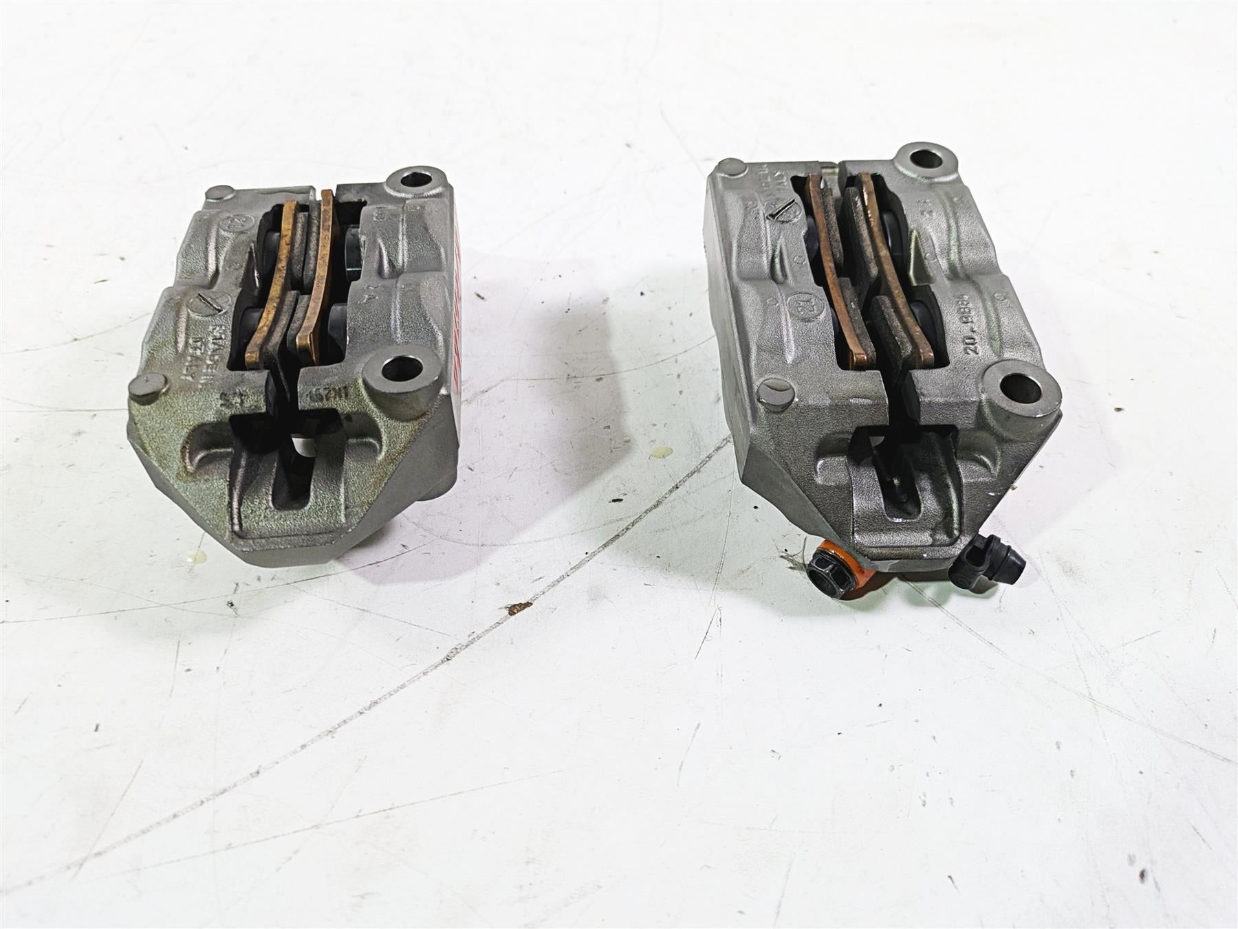 2022 MV Agusta F3 800 Rosso Front Brake Calipers Brembo 100mm 8000B1541 {{ shop.shopifyCountryName }} - Mototech271