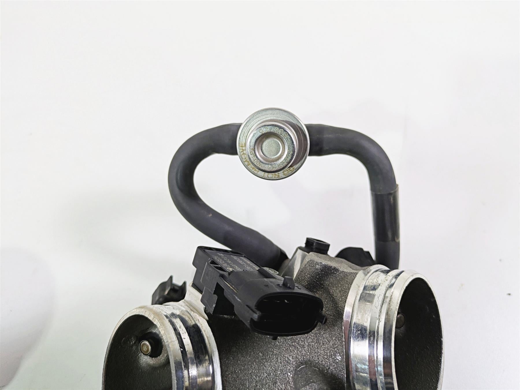 2016 Indian Chief Classic Throttle Body & Intake Manifold 5138214 1204685 {{ shop.shopifyCountryName }} - Mototech271