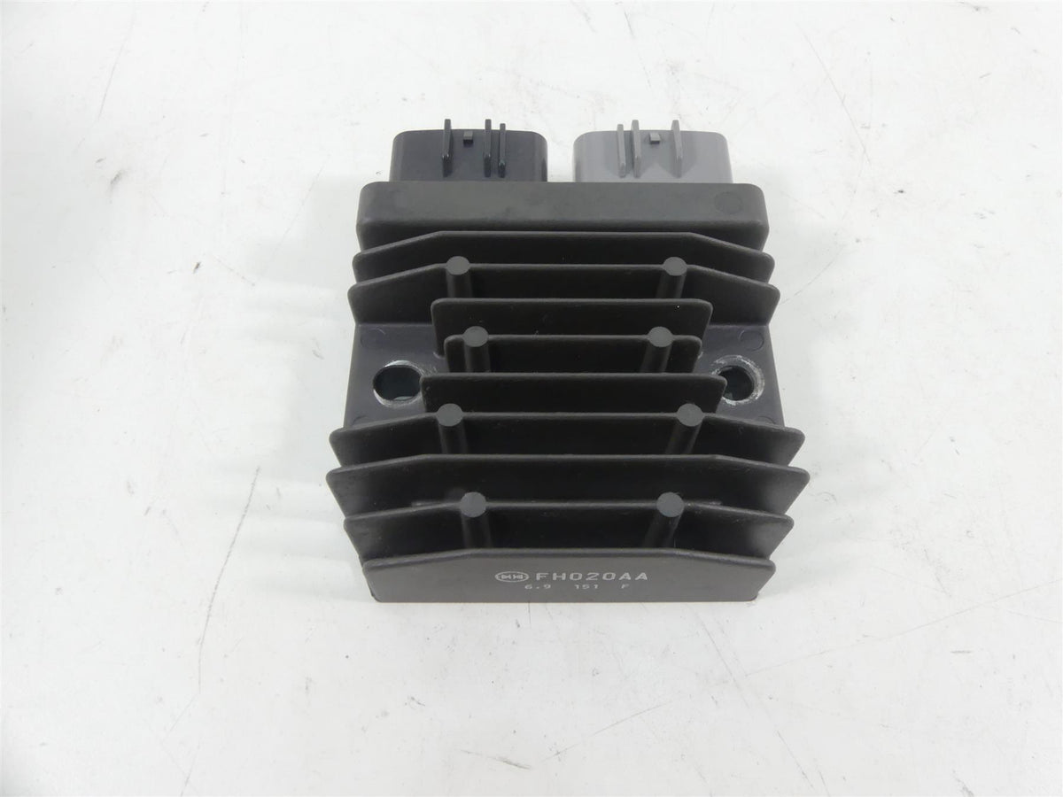 2017 BMW R1200RT K52 Rectifier Voltage Regulator FH020AA 12318523367 {{ shop.shopifyCountryName }} - Mototech271