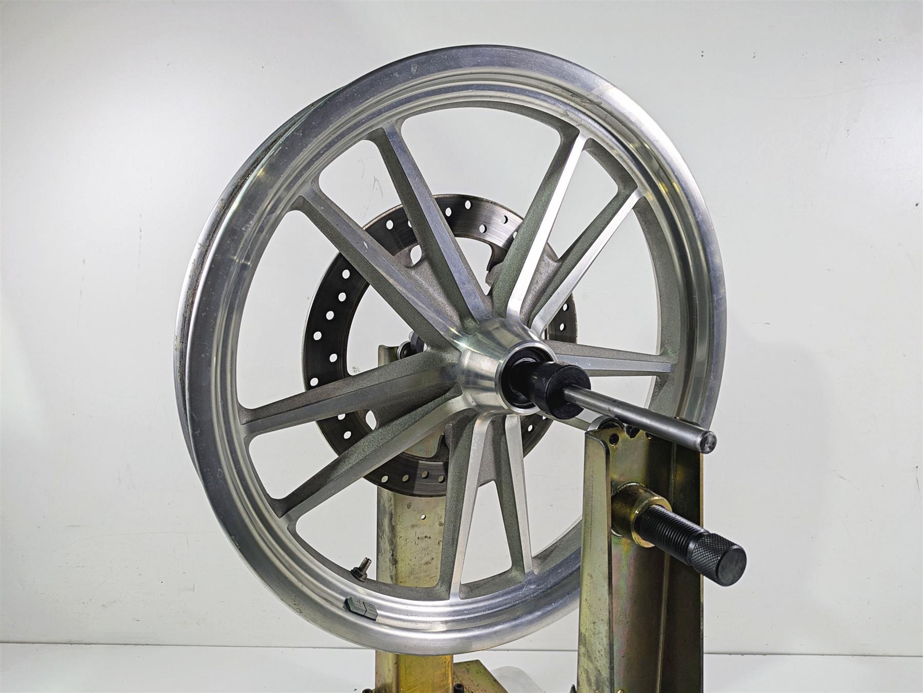 2009 Harley FXDC Dyna Super Glide Straight 19x2.5 Front Wheel Mag Rim 43655-08 {{ shop.shopifyCountryName }} - Mototech271