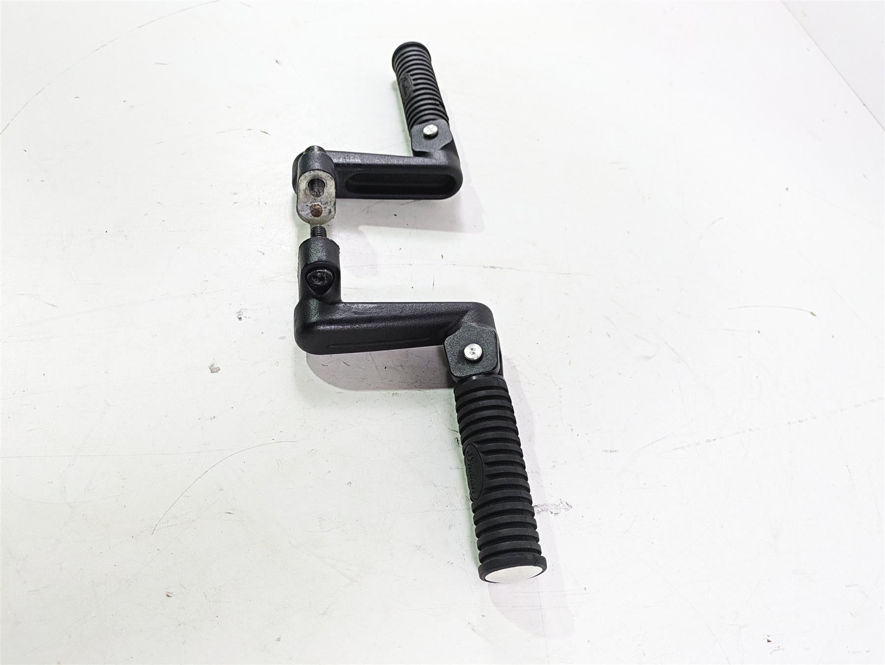 2018 Indian Chieftain Limited Rear Passenger Foot Peg Set 5140869 5140870 {{ shop.shopifyCountryName }} - Mototech271