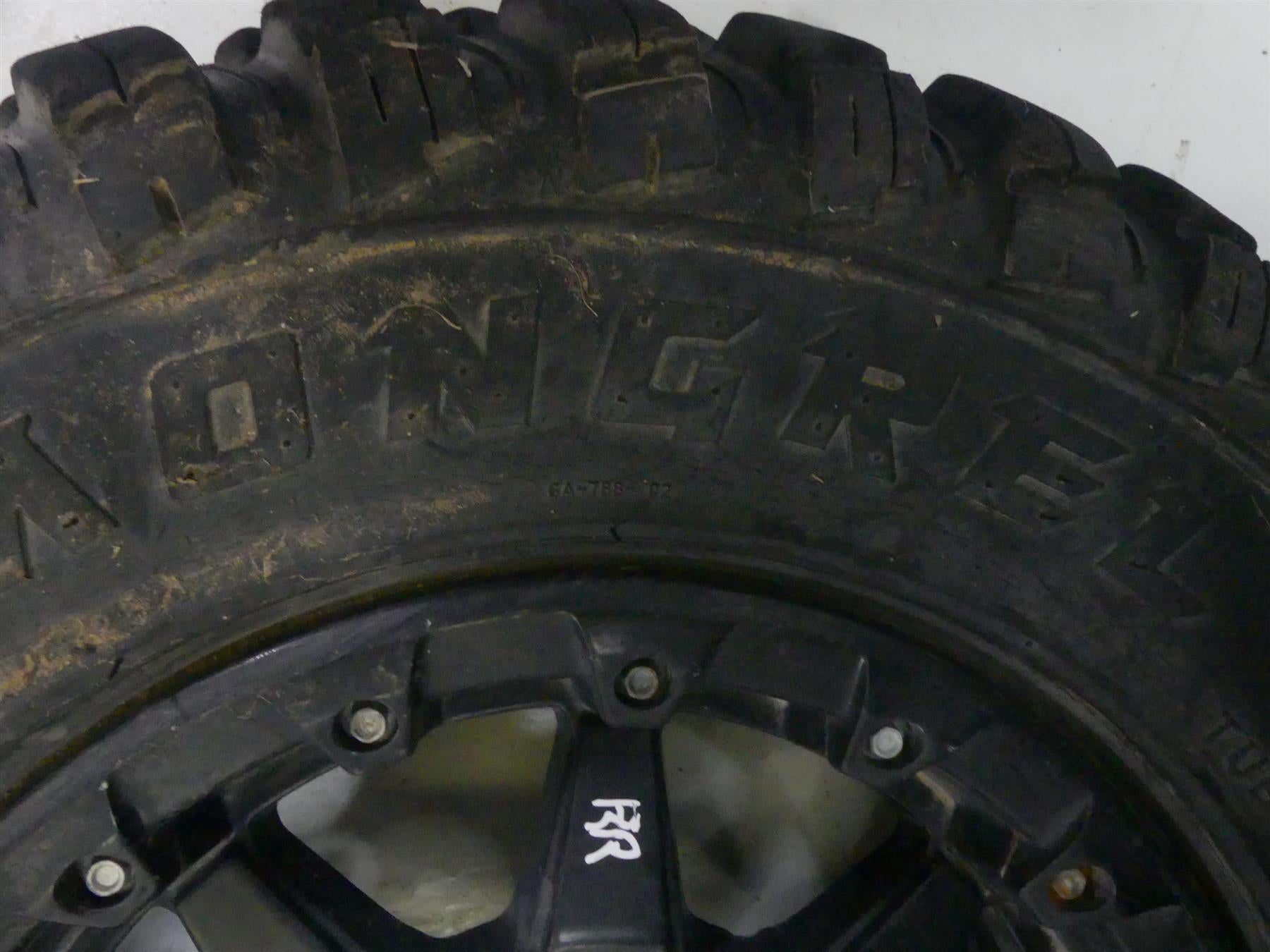 STI HD5 Beadlock Wheel 14x7 + Gbc Kanati Mongrel 28x10-R14 Tire Set 14HB523 {{ shop.shopifyCountryName }} - Mototech271