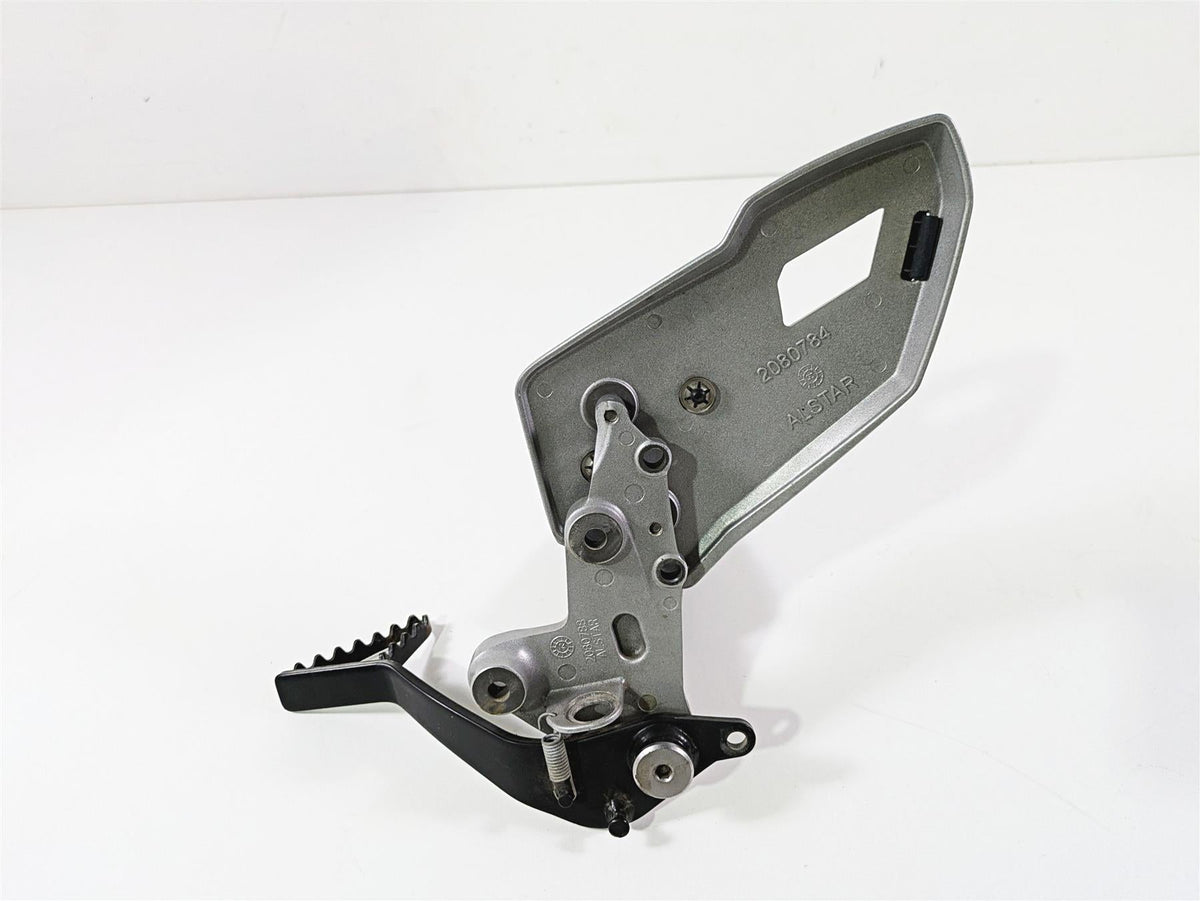 2015 Triumph Tiger Explorer XC Right Front Footpeg & Brake Pedal - Read T2080788 {{ shop.shopifyCountryName }} - Mototech271