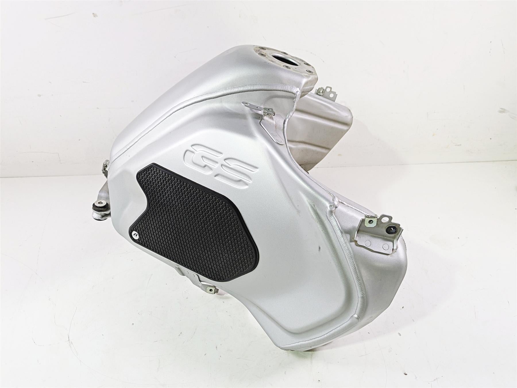 2015 BMW R1200 GS Adv K51 Fuel Gas Tank Aluminum Metallic Matt 16118537710 {{ shop.shopifyCountryName }} - Mototech271