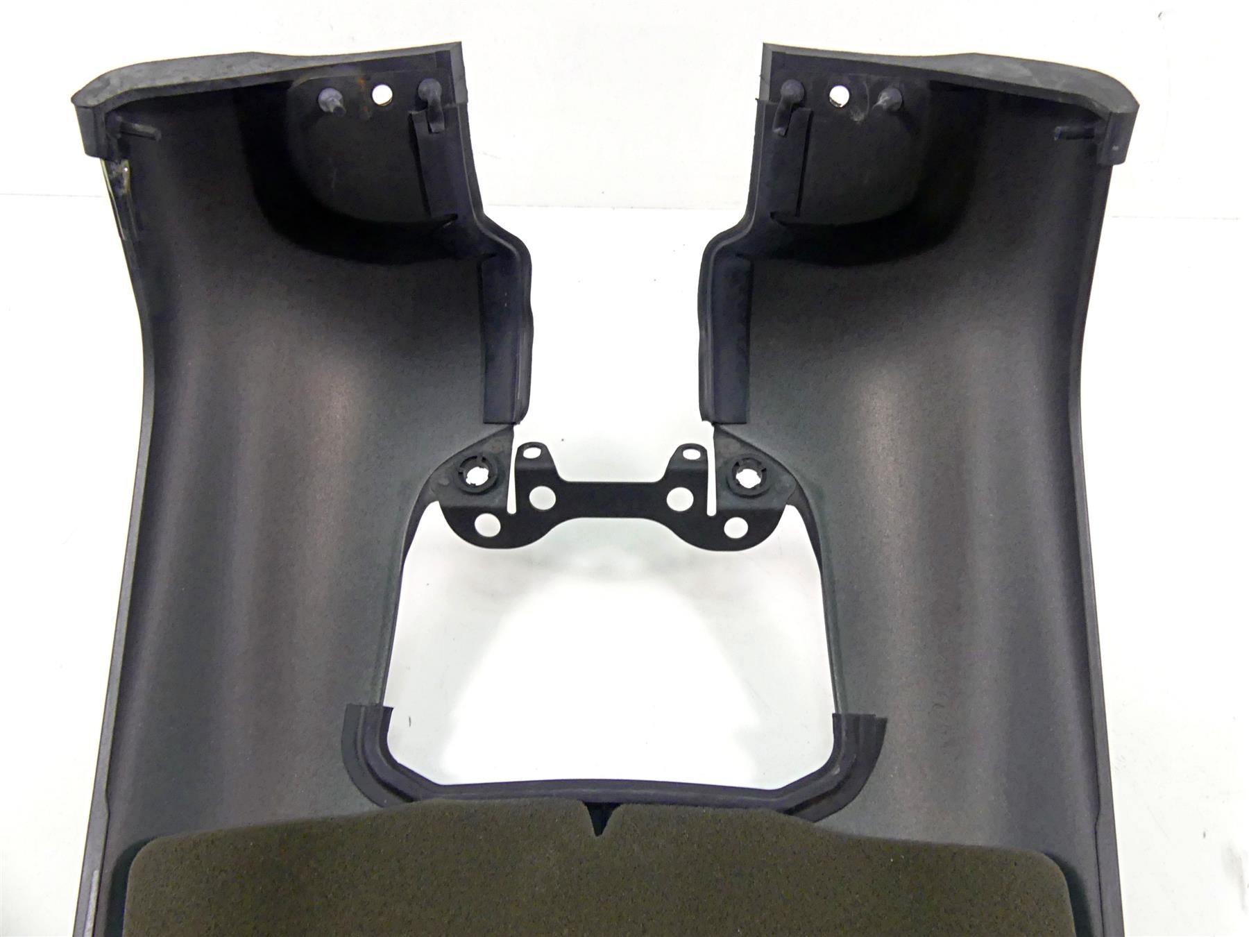 2012 Yamaha VMX17 VMAX 1700 Center Upper Tank Air Box Cover 2S3-YK217-00-P4 {{ shop.shopifyCountryName }} - Mototech271