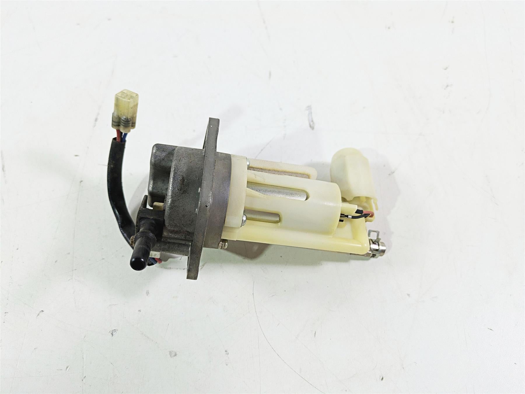 2011 Kawasaki EX650R Ninja Keihin Fuel Gas Petrol Pump - Tested 49040-0026 {{ shop.shopifyCountryName }} - Mototech271