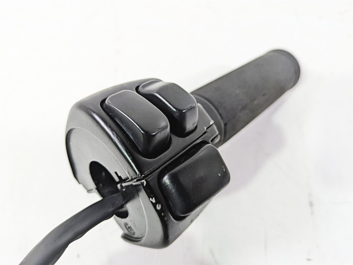 2004 Harley FLSTCI Softail Heritage Right Hand Control Switch 71684-06A 71683-06 {{ shop.shopifyCountryName }} - Mototech271