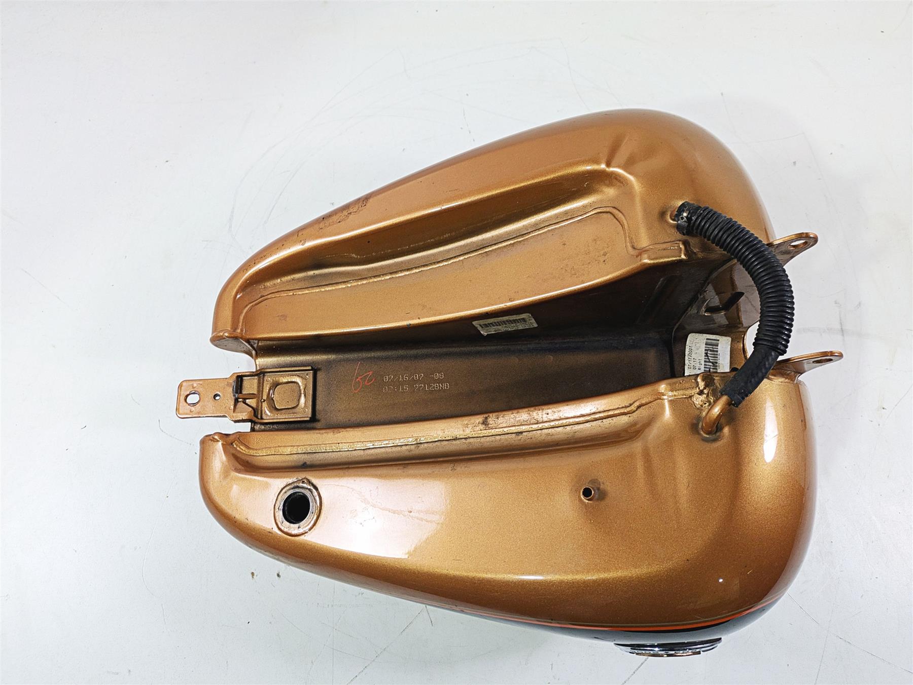 2008 Harley FLSTC 105TH Softail Heritage Fuel Gas Petrol Tank 5 Gallon 61000800 {{ shop.shopifyCountryName }} - Mototech271