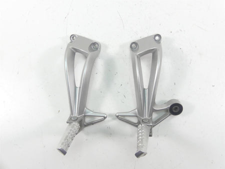 2008 Yamaha FZ1 Fazer Rear Passenger Footpeg Set 2D1-2741L-00-00 2D1-2742L-00-00 {{ shop.shopifyCountryName }} - Mototech271