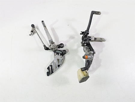 2006 Suzuki GSXR1000 K6 Front Left Right Footpeg Brake Master Set 43521-41G00 {{ shop.shopifyCountryName }} - Mototech271