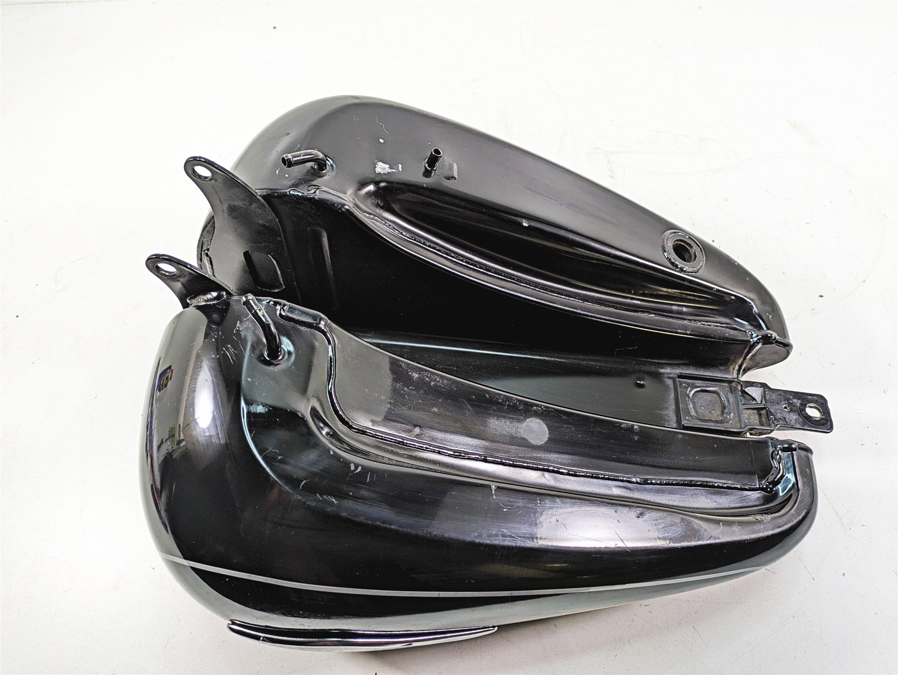 2013 Harley Softail FLSTC Heritage Classic Fuel Gas Tank Vivid Black 61625-11 {{ shop.shopifyCountryName }} - Mototech271