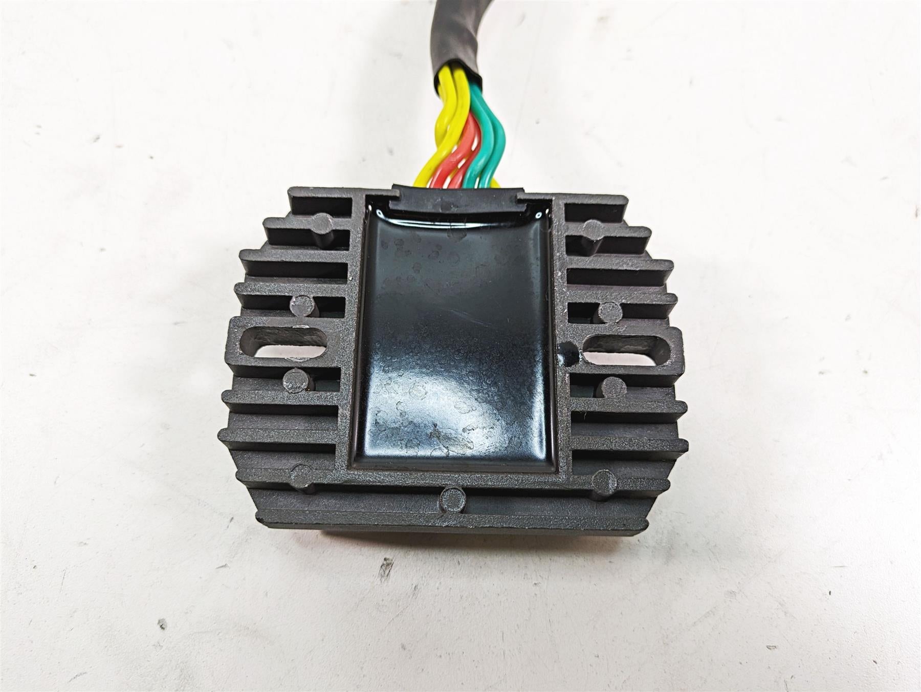 2009 Suzuki GSXR750 K9 Voltage Regulator Rectifier 32800-18H00 32800-47H00 {{ shop.shopifyCountryName }} - Mototech271