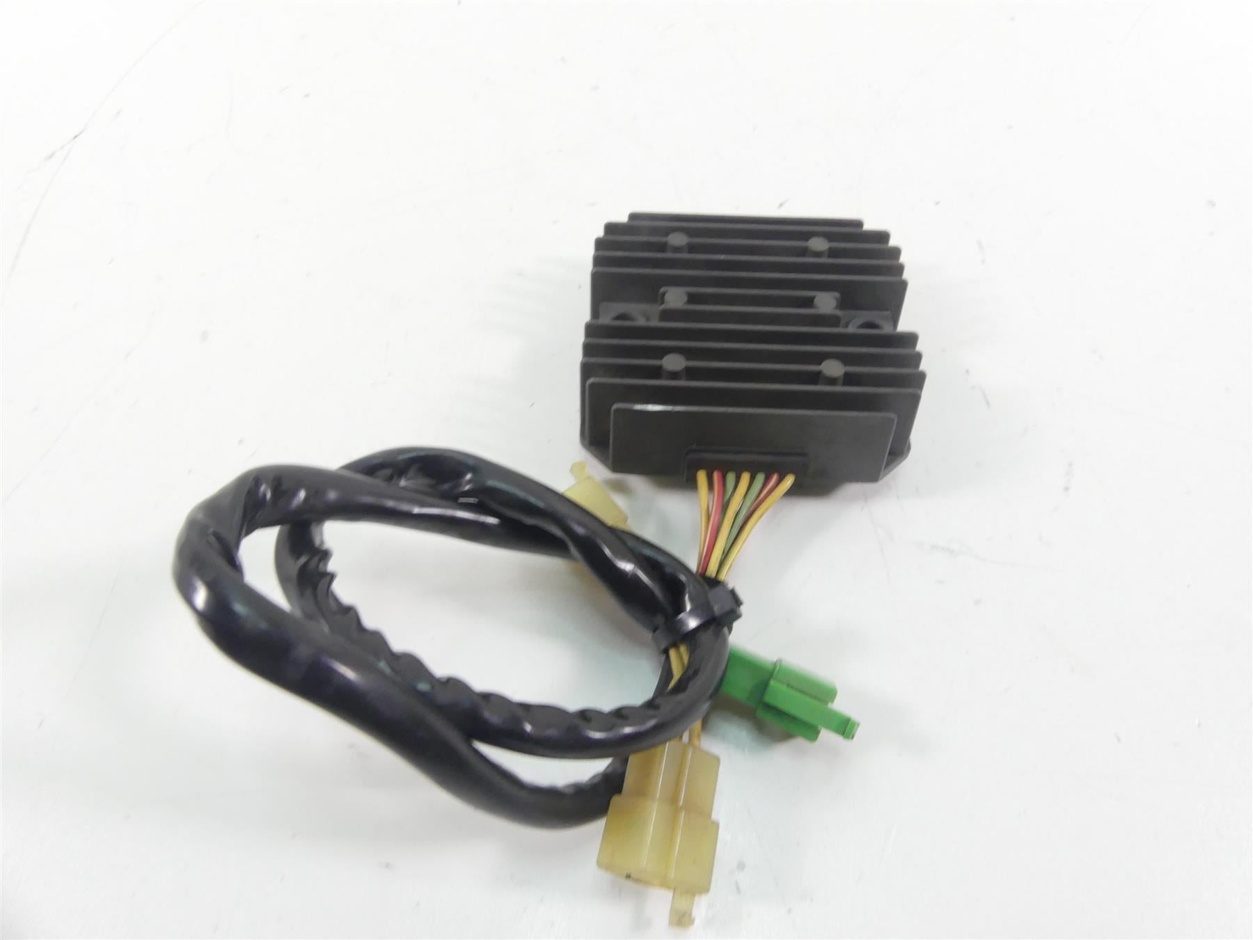 2007 Honda VT1100 C Shadow Spirit Rectifier Voltage Regulator 31600-MCK-A51 {{ shop.shopifyCountryName }} - Mototech271