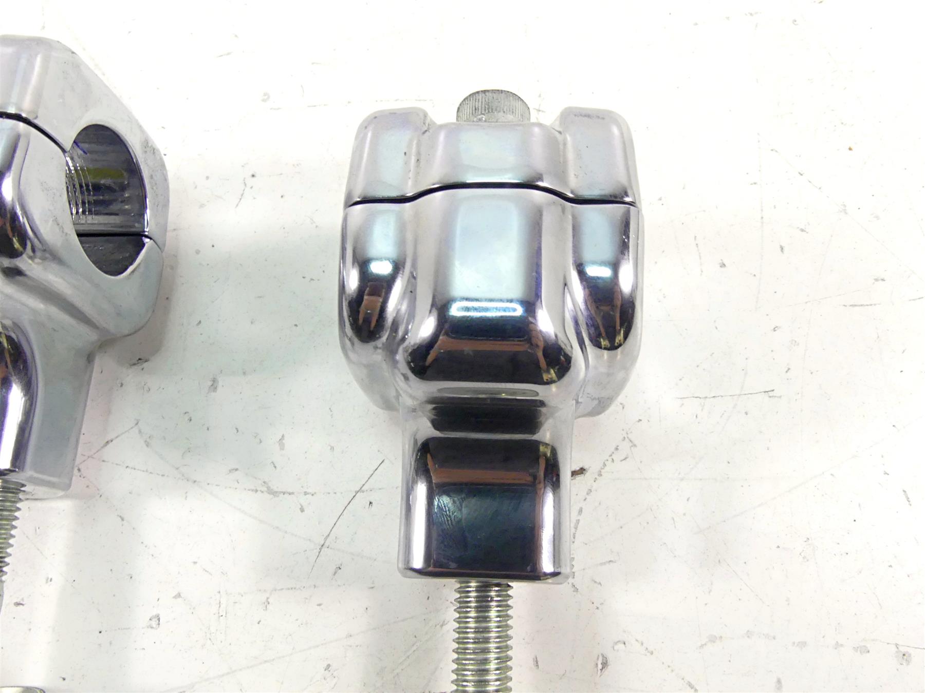 2013 Harley Softail FLSTFB Fat Boy Lo Handlebar Clamp Riser Holder 56887-07 {{ shop.shopifyCountryName }} - Mototech271