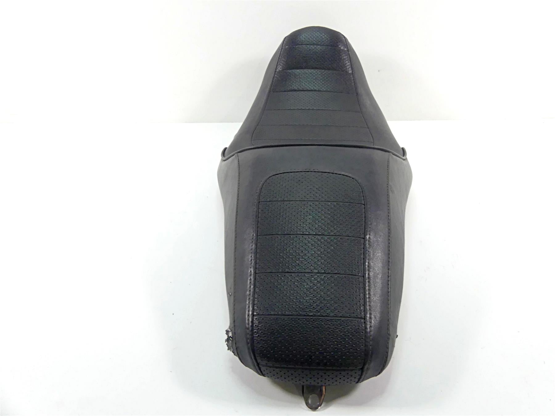 2014 Harley FXDL Dyna Low Rider Seat Saddle Tear - Read 52000136 {{ shop.shopifyCountryName }} - Mototech271