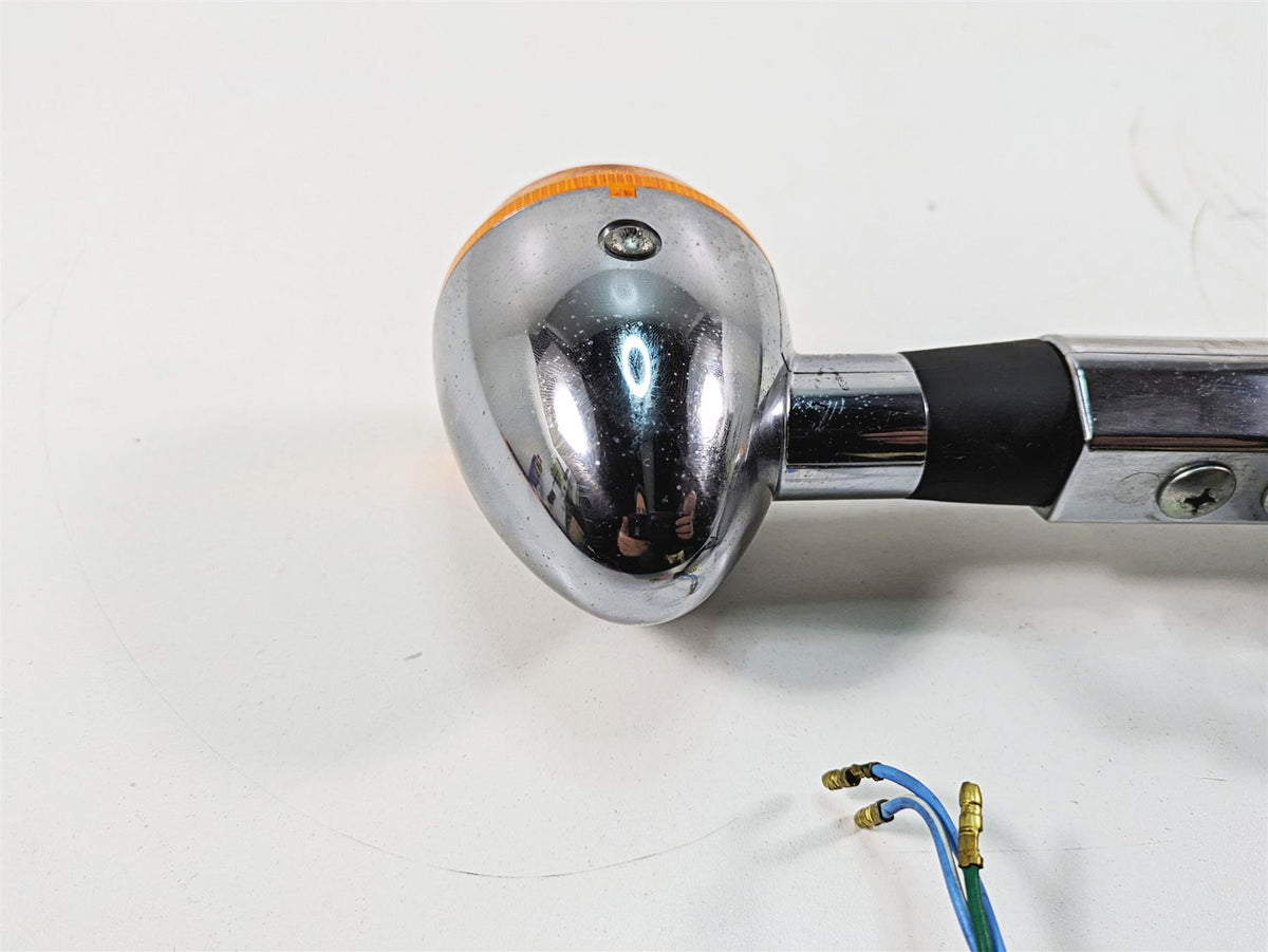 2006 Honda V-Twin VTX1300 R Front Blinker Turn Signal Set Bar 33490-MBA-000 {{ shop.shopifyCountryName }} - Mototech271