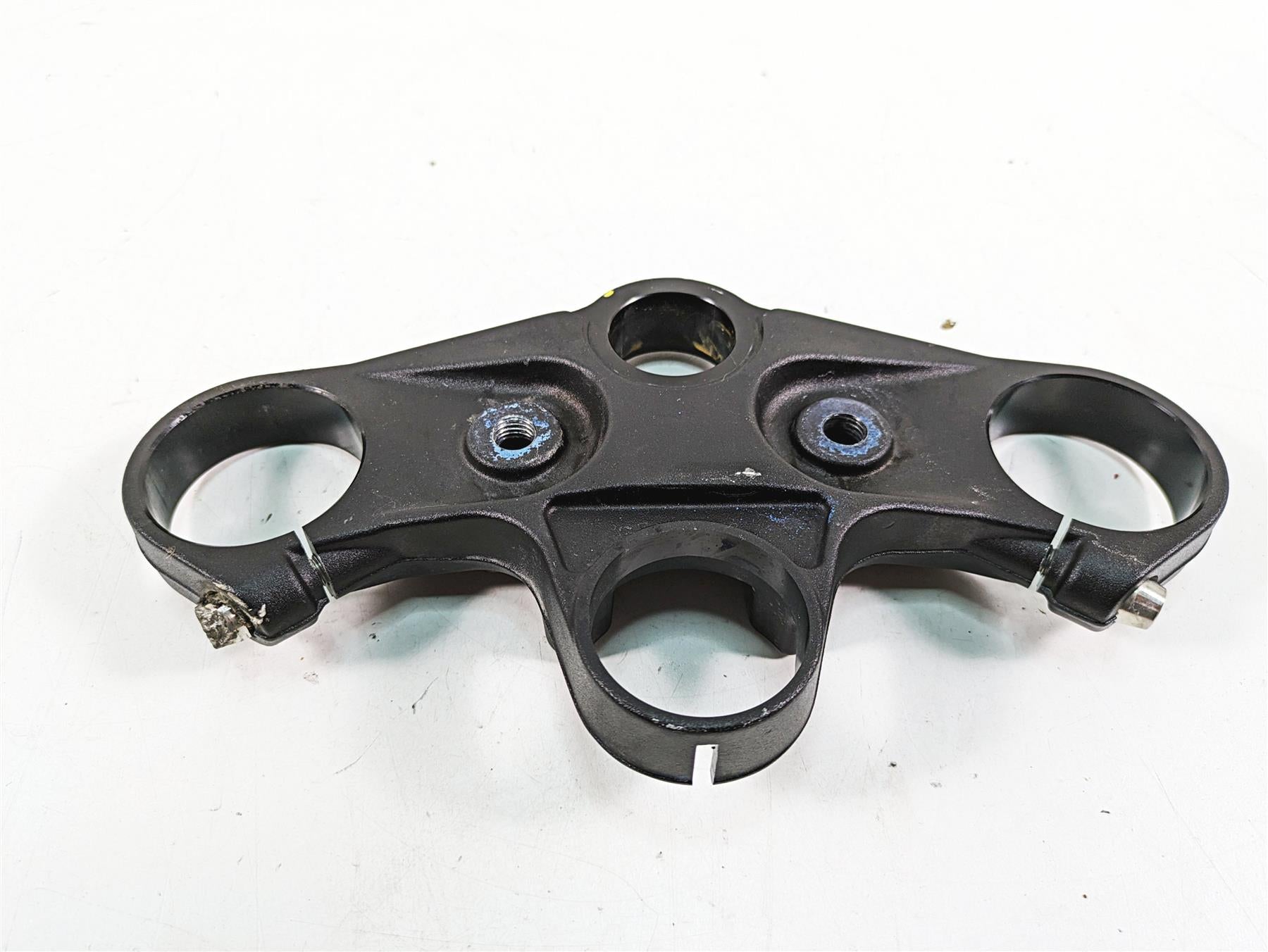 2020 Aprilia Tuono V4 Factory Upper Triple Tree Steering Clamp 2B005702 898680 {{ shop.shopifyCountryName }} - Mototech271