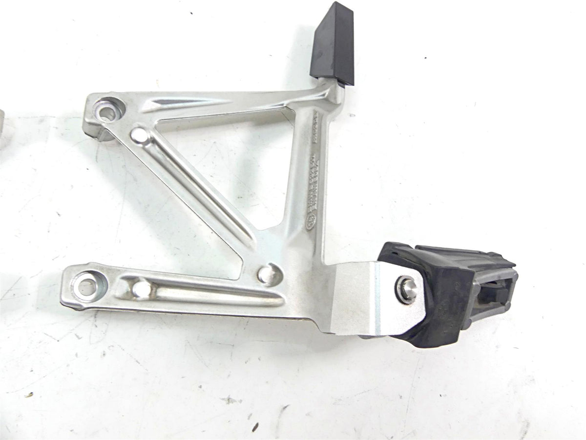 2015 BMW R1200GS GSW K50 Rear Passenger Footpeg Vario Case Set 46718526741 {{ shop.shopifyCountryName }} - Mototech271
