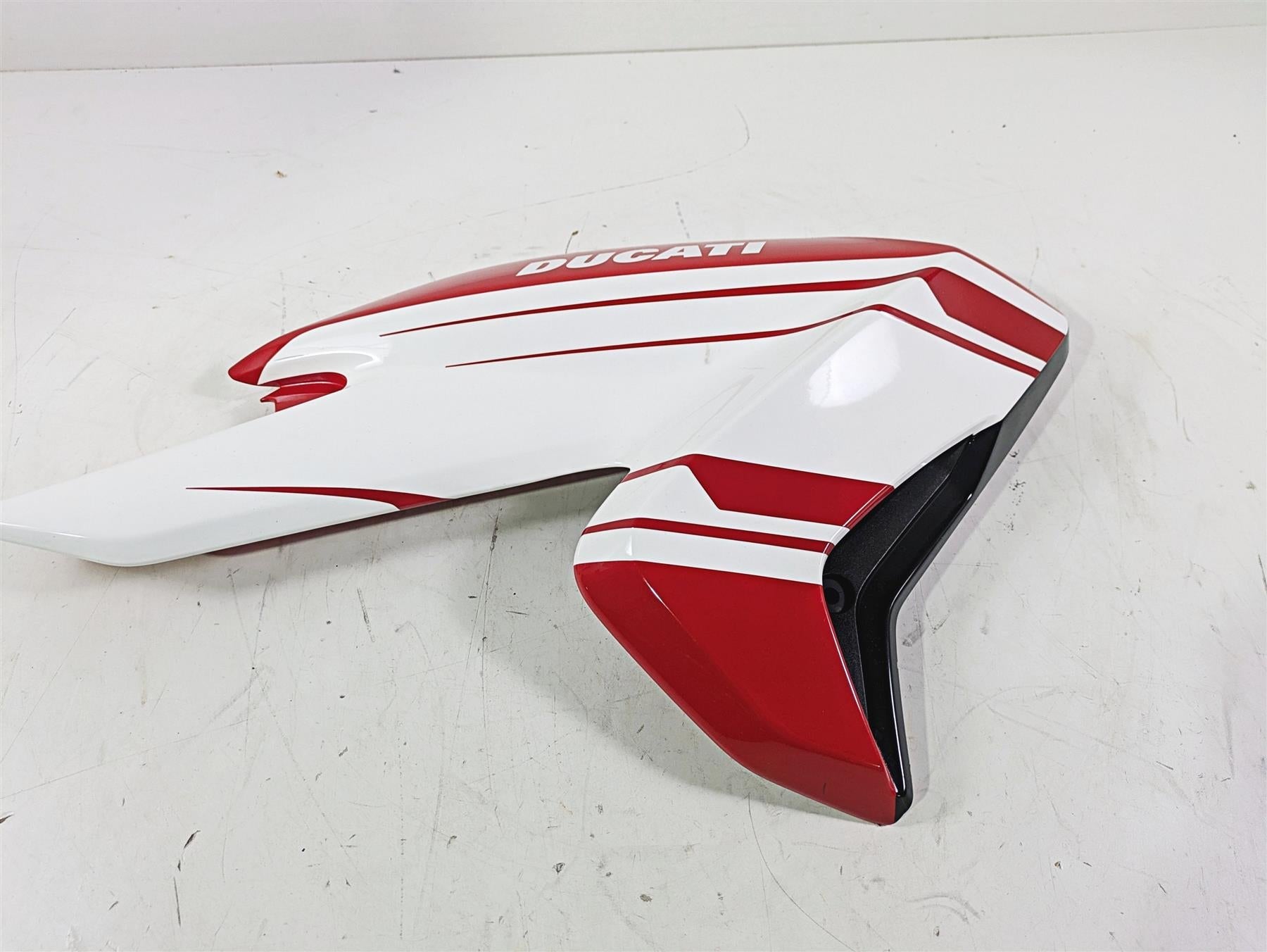 2018 Ducati Hypermotard 939 SP Right Tank Fairing Cover READ 480P5692CK {{ shop.shopifyCountryName }} - Mototech271