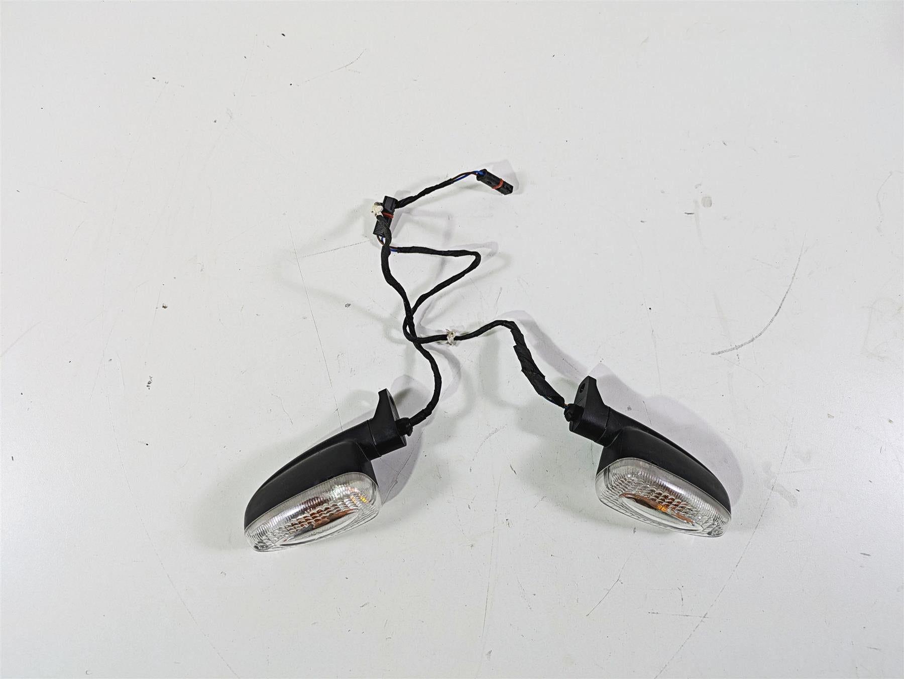 2012 BMW R1200R K27 Rear Blinker Turn Signal Set 63137667771 63137667772 {{ shop.shopifyCountryName }} - Mototech271