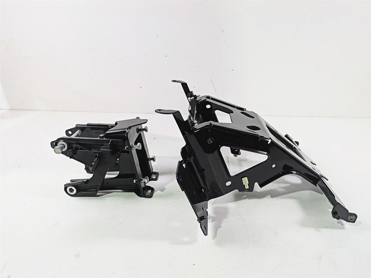 2021 Harley Touring FLTRX Road Glide Front Fairing Support Mount Set 47200217 {{ shop.shopifyCountryName }} - Mototech271