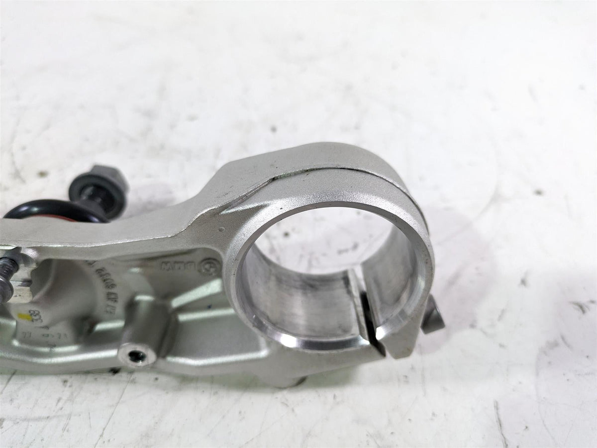 2022 BMW R1250 RT K052 Lower Triple Tree Steering Clamp 31429443338 {{ shop.shopifyCountryName }} - Mototech271