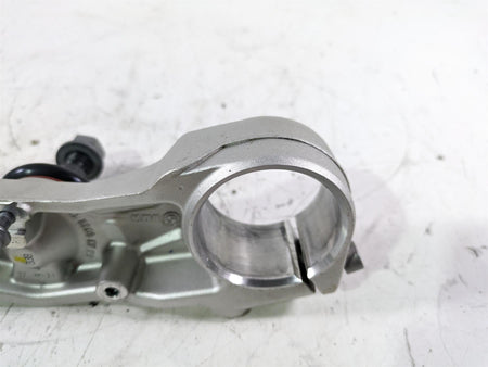 2022 BMW R1250 RT K052 Lower Triple Tree Steering Clamp 31429443338 {{ shop.shopifyCountryName }} - Mototech271