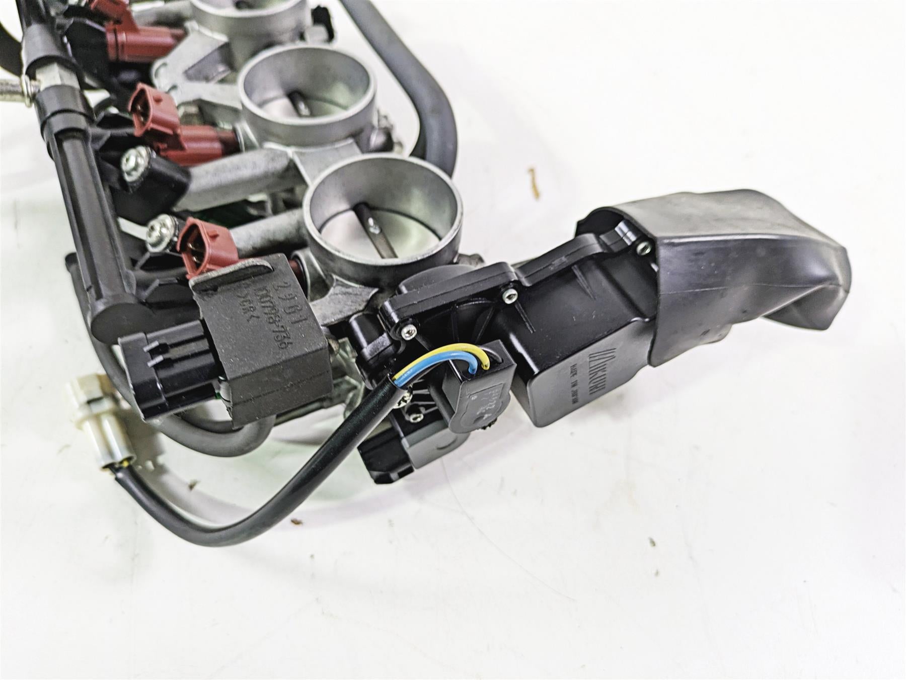 2008 Suzuki GSXR600 Mikuni Throttle Bodies Body Set 14K Tested 3406-37H01 {{ shop.shopifyCountryName }} - Mototech271