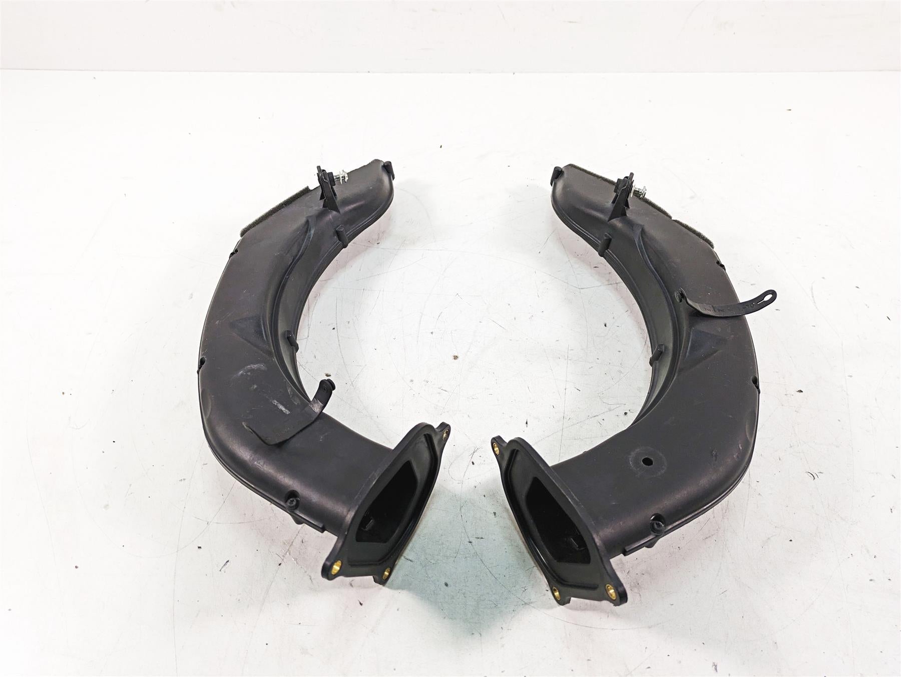 2013 MV Agusta F3 675 ERA Air Inlet Duct Scoop Ram Set 8A00B5465 8000B5464 {{ shop.shopifyCountryName }} - Mototech271