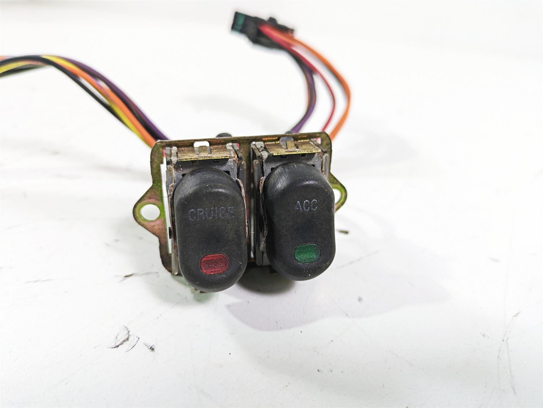 2003 Harley Touring FLHTCUI 100TH E-Glide Auxiliary Switch Set Cruise 70271-98 {{ shop.shopifyCountryName }} - Mototech271