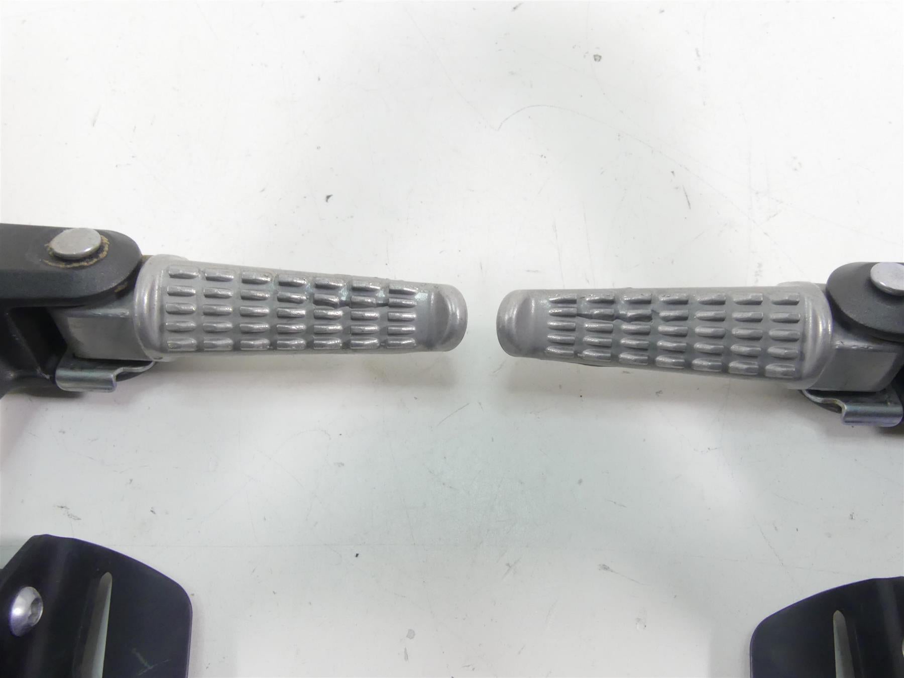 2021 Kawasaki ZX1400 ZX14R Ninja Rear Passenger Footpeg Set 35063-0783-18R {{ shop.shopifyCountryName }} - Mototech271