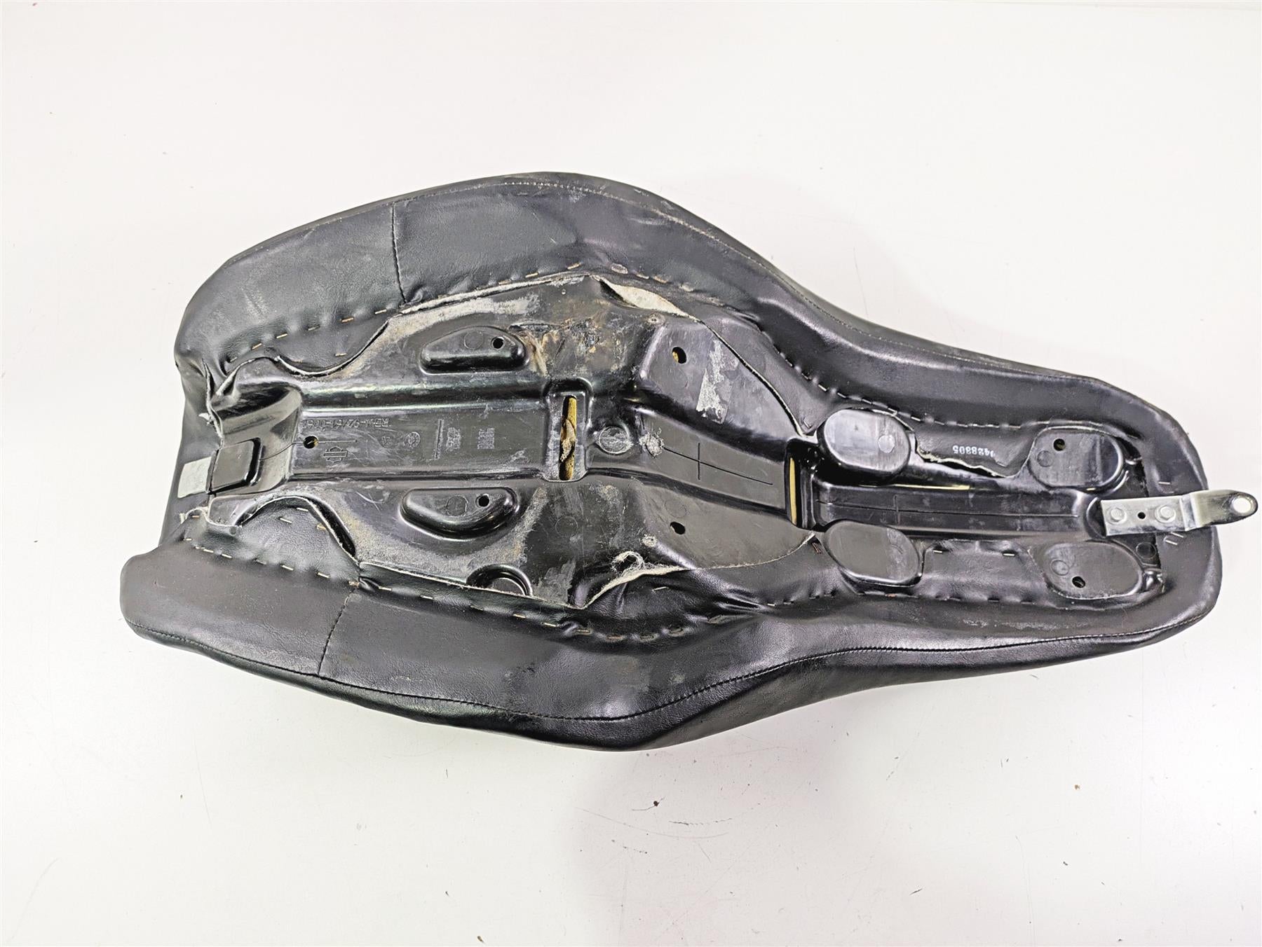 2011 Harley FXDC Dyna Super Glide Seat Saddle 51819-07 {{ shop.shopifyCountryName }} - Mototech271