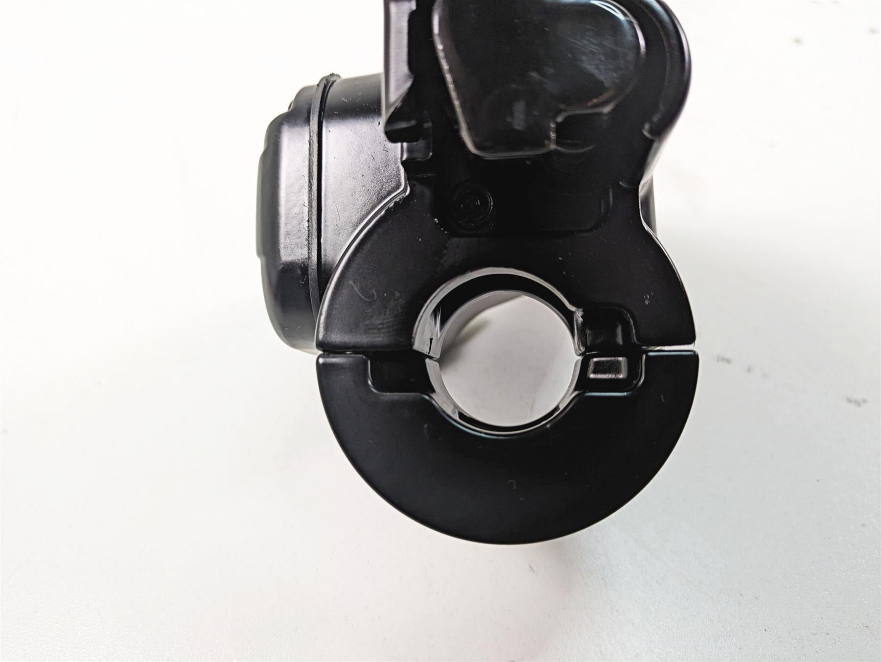 2013 Harley Touring FLHX Street Glide Front Brake Master Cylinder 42855-06D {{ shop.shopifyCountryName }} - Mototech271