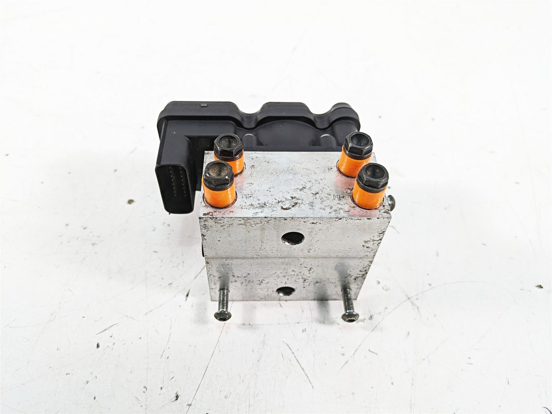 2008 Harley FLHTCU Electra Glide Abs Brake Pump Unit Module 40688-08 40601-08 {{ shop.shopifyCountryName }} - Mototech271