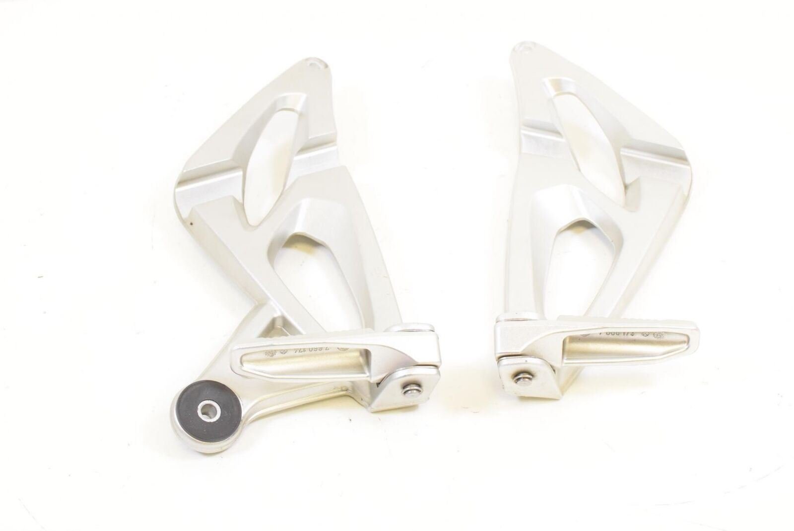 06 BMW K1200S K1200 S K40 L&R Passenger Rider Footpeg Foot Peg Set 46717660170 {{ shop.shopifyCountryName }} - Mototech271