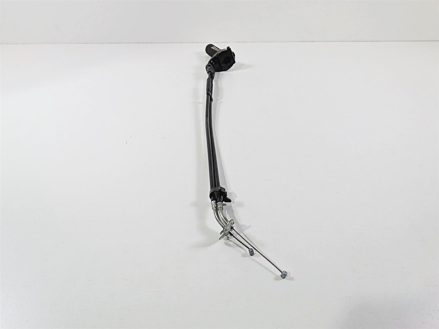 2008 Yamaha YZF R1 RN19 Throttle Grip & Cables 4C8-26240-00-00 4C8-26302-00-00 {{ shop.shopifyCountryName }} - Mototech271