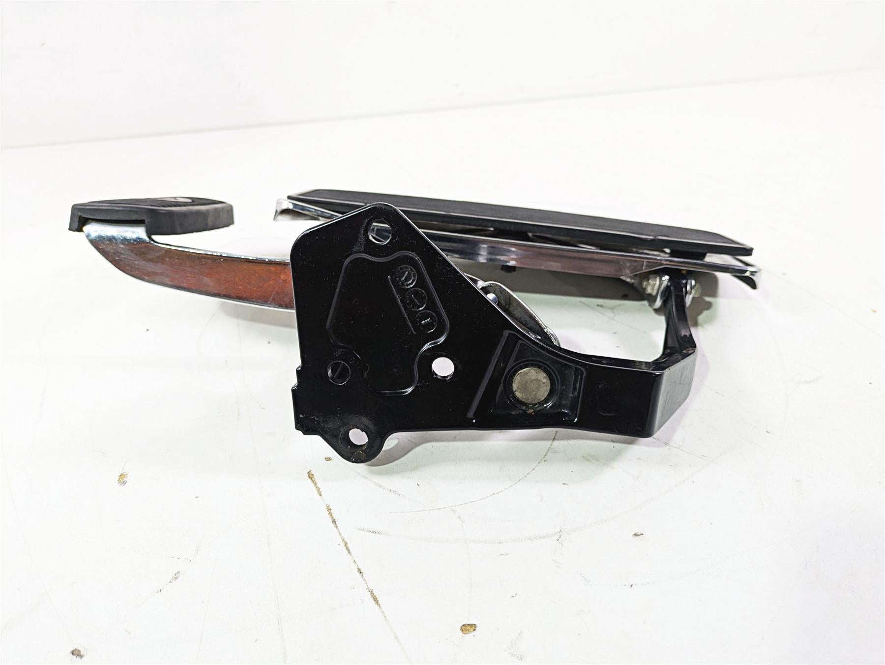 2008 Harley FLSTC 105TH Softail Heritage Right Front Floor Board 50600026 {{ shop.shopifyCountryName }} - Mototech271
