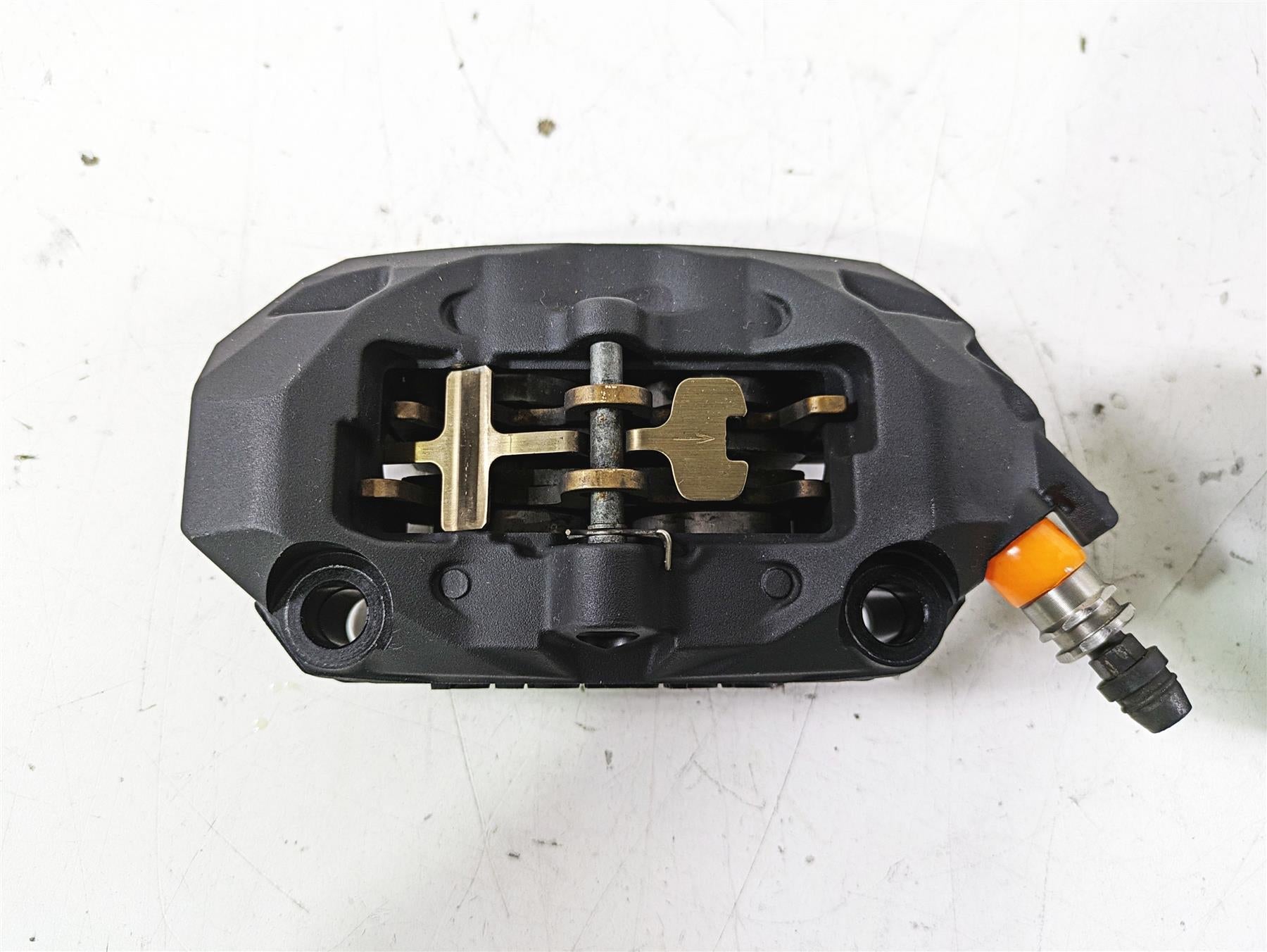 2014 BMW R1200 RT RTW K52 Brembo Front Brake Caliper Set 34118556205 {{ shop.shopifyCountryName }} - Mototech271