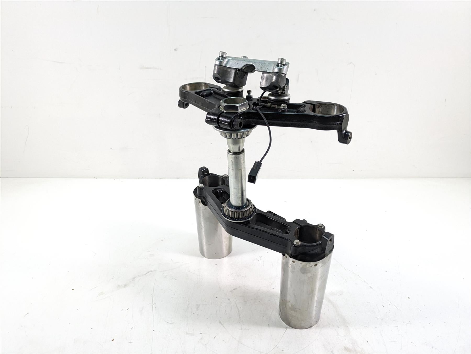 2014 Harley Touring FLHTK Electra Glide Upper Lower Triple Tree & Riser 45900091 {{ shop.shopifyCountryName }} - Mototech271