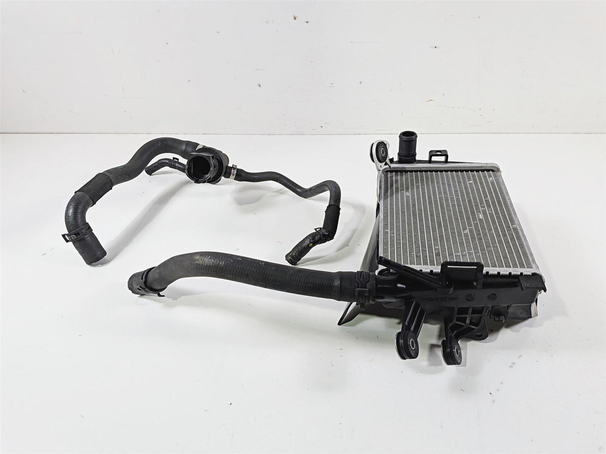 2016 BMW R1200 GS K50 Left Radiator + Thermostat & Cover 17118546408 {{ shop.shopifyCountryName }} - Mototech271
