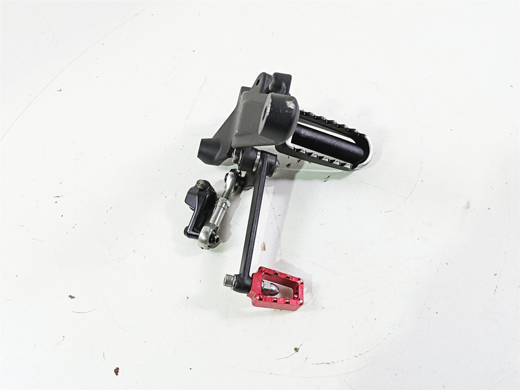 2022 Harley RA1250 S Pan America Left Rider Footpeg & Shifter 33600309A 33600269 {{ shop.shopifyCountryName }} - Mototech271