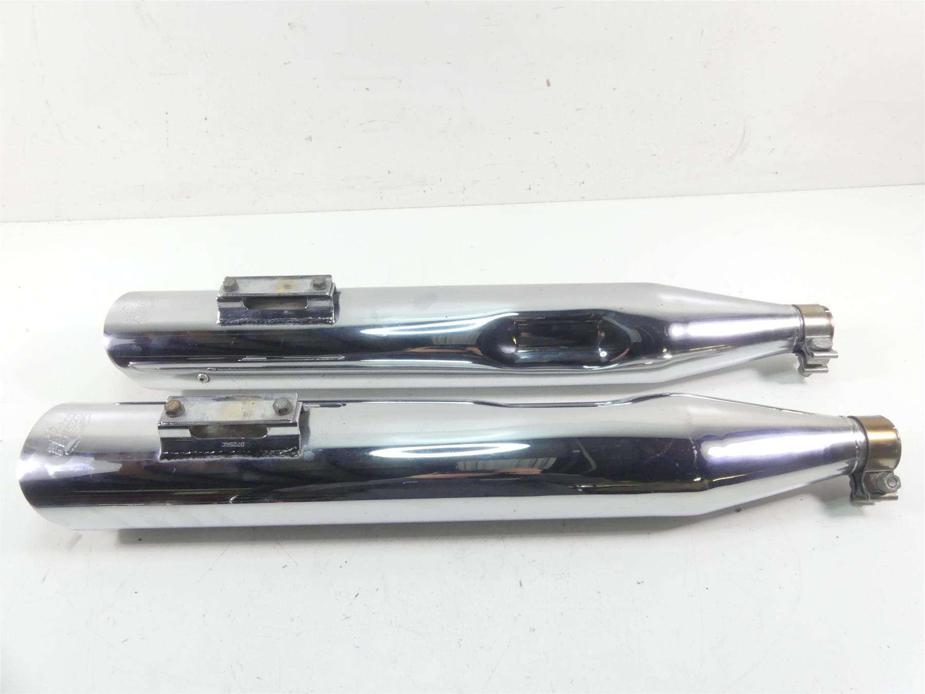 2012 Harley Touring FLHTK Electra Glide Vance Hines Slip On Muffler Set 16767 {{ shop.shopifyCountryName }} - Mototech271