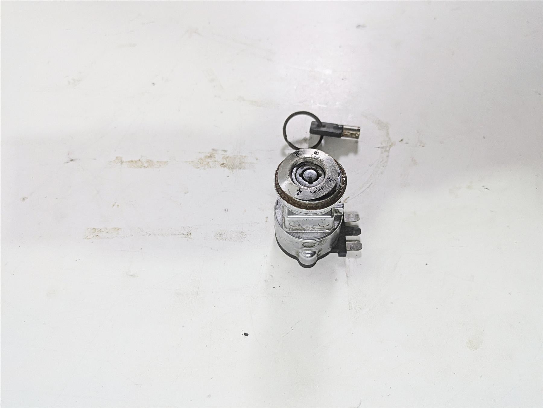2008 Harley FXDL Dyna Low Rider 105TH Ignition Switch Fork Lock Key 71559-06B {{ shop.shopifyCountryName }} - Mototech271