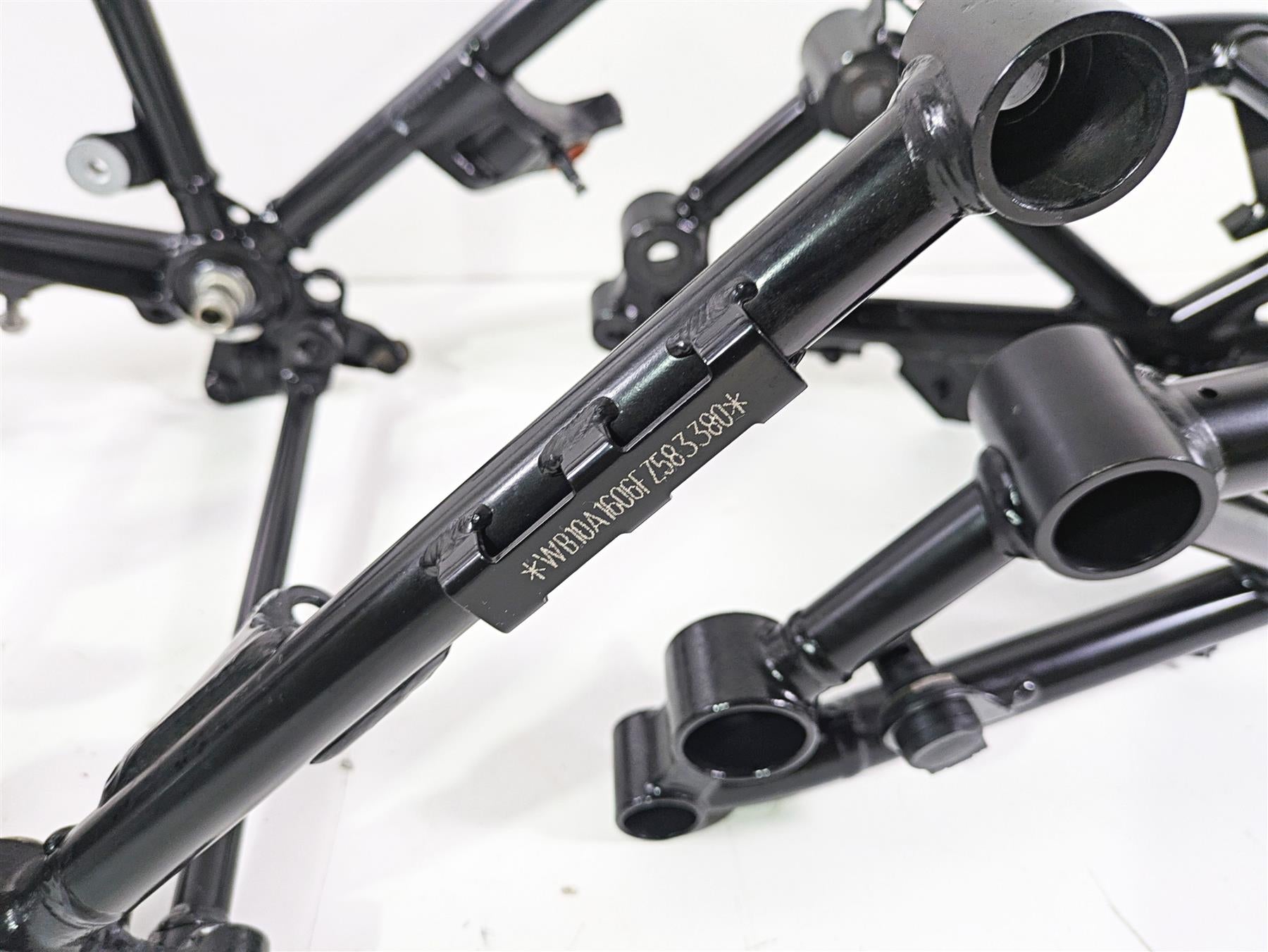 2015 BMW R nineT K21 Front And Rear Chassis Frame Set With Salvage Texas Title 46518536133 {{ shop.shopifyCountryName }} - Mototech271